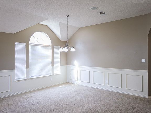 4th image of 10912 Robincreek Ln