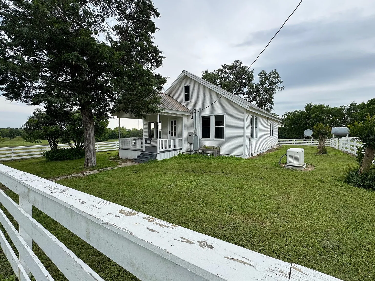 2 bed, 1.0 bath, 1148 sqft, $1,500 — Photo 2