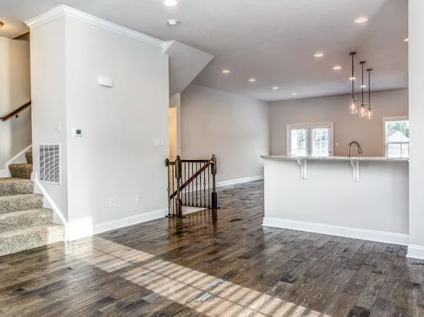 152 Seneca Pl, Mars, PA 16046