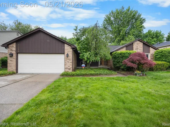 21225 Parklane Rd, Farmington Hills, MI 48335