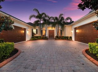 3537 Founders Club Dr, Sarasota, FL 34240