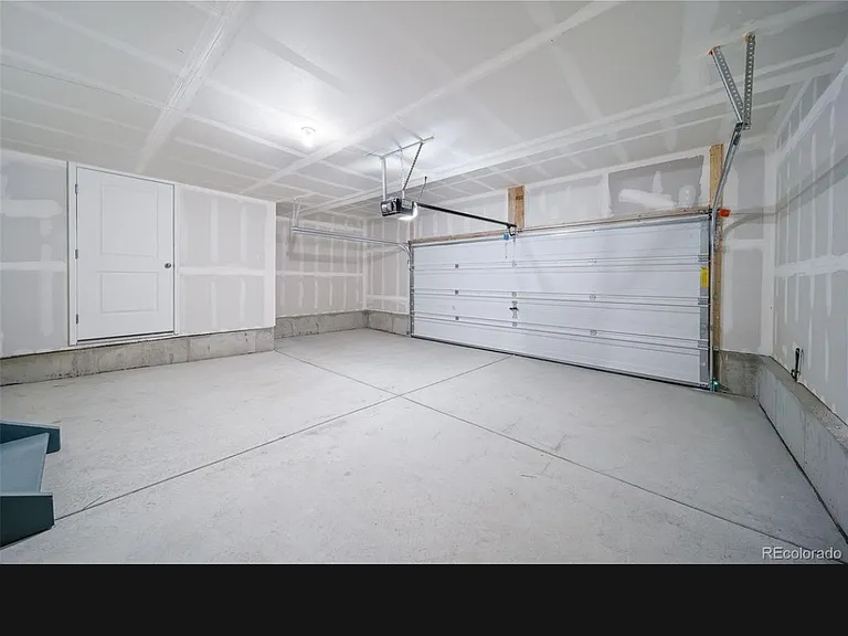 46542 Avery Ln — Photo 3