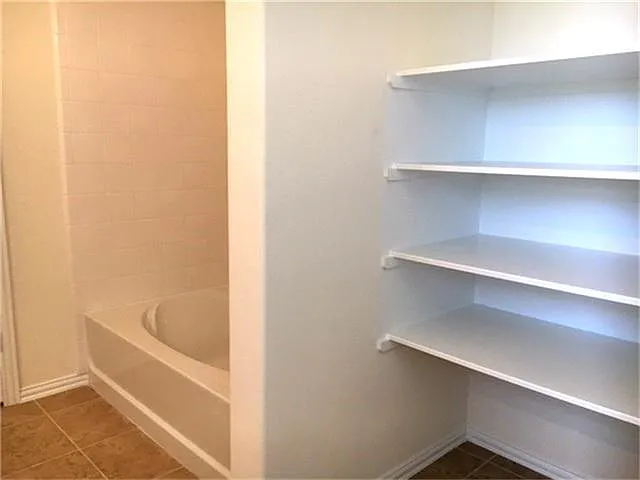 8410 Green Paseo Pl — Photo 33