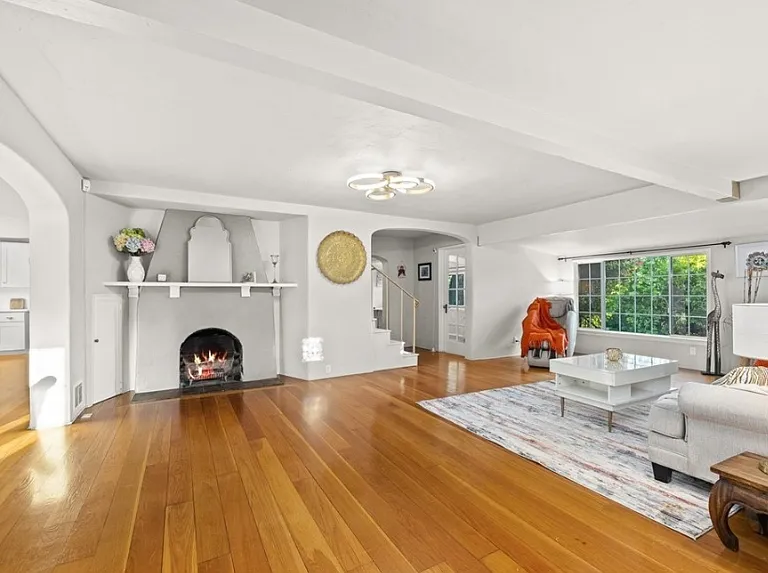 494 Auburn Ave — Photo 4