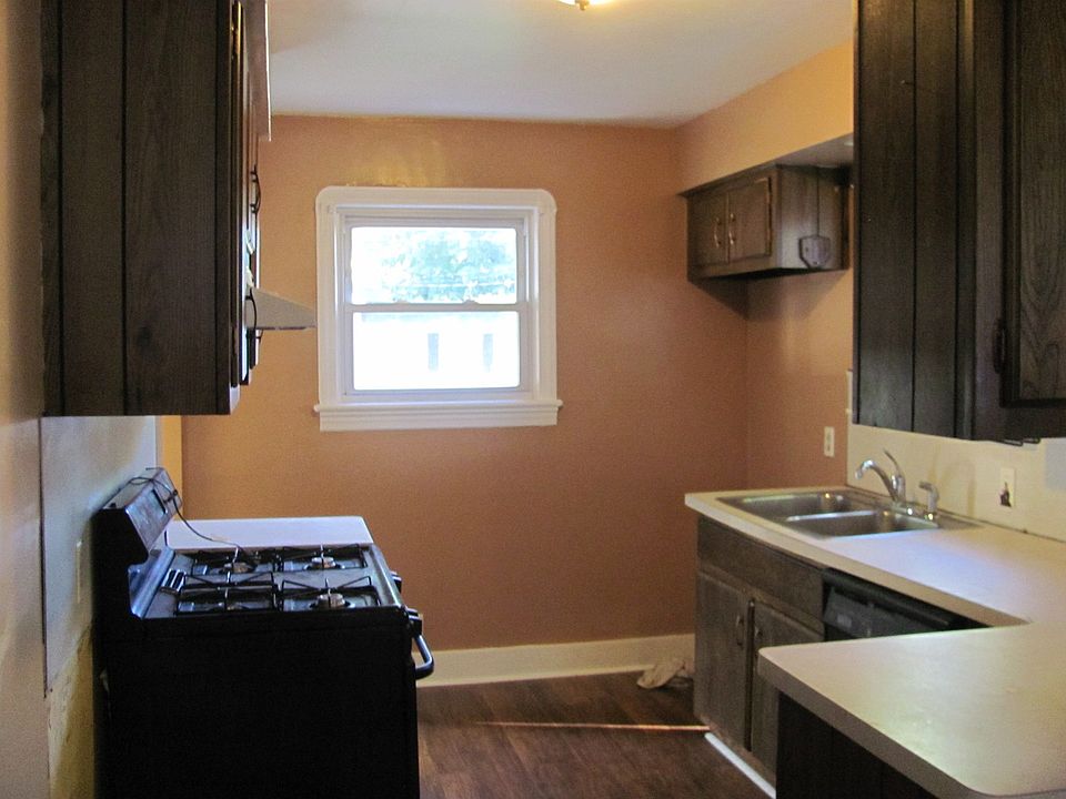 2nd image of 193 Bonesteel St