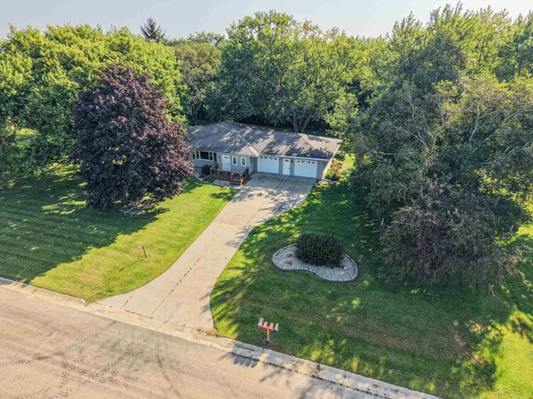 5644 Major Ln, Platteville, WI 53818