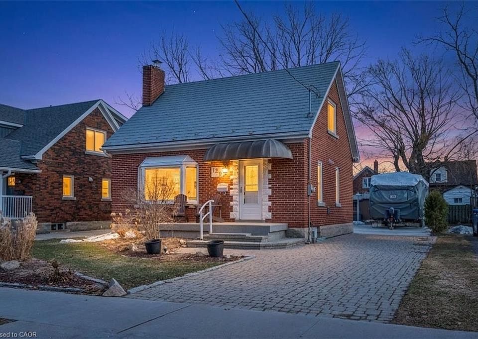 1st image of 129 Talbot St