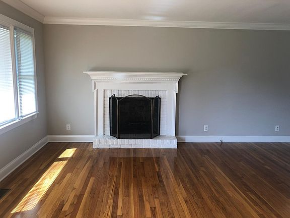 2nd image of 1826 Breezewood Dr