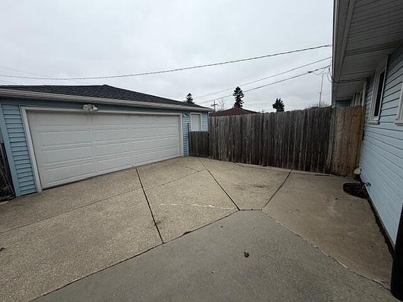 4th image of 2727 Rosalind AVENUE