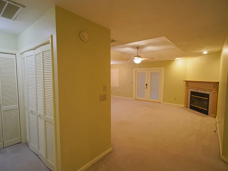 4424 Stratfordshire Ct — Photo 23