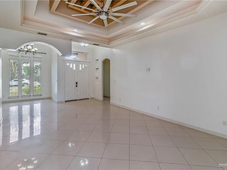 4012 Tyler Ave — Photo 3