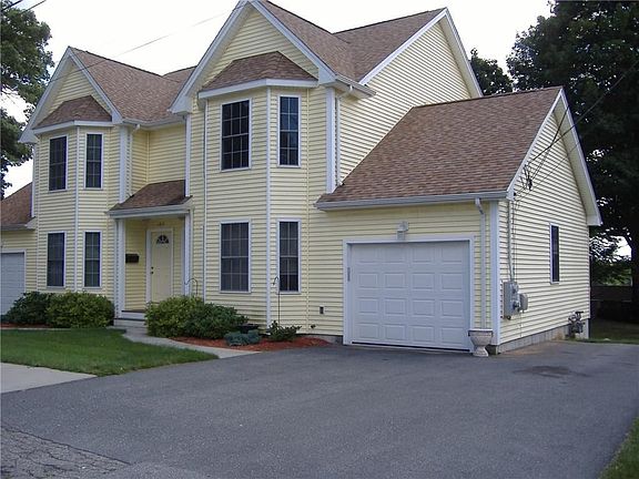 2nd image of 104 Hill Dr #B