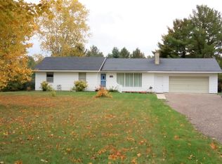 10613 N Riggsville Rd, Cheboygan, MI 49721