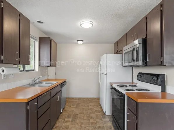 911 E Bridgeport Ave #A, Spokane, WA 99207