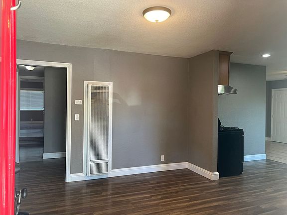 2nd image of 1025 5th St