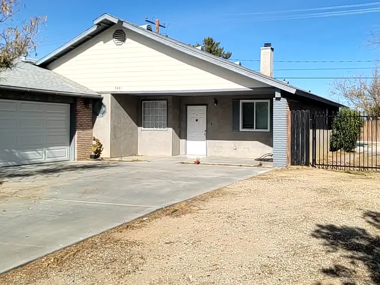 8461 Satinwood Ave — Photo 2