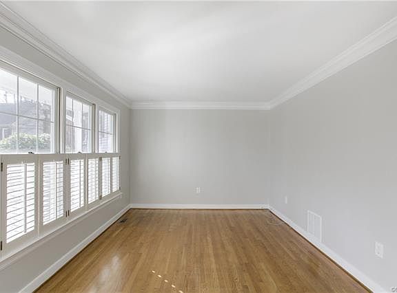 3rd image of 12406 Creek Mill Ct