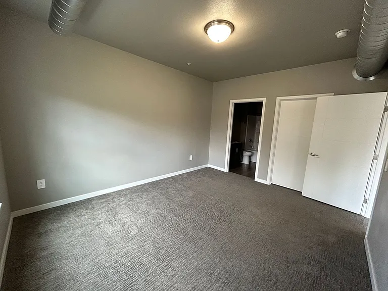 Kraewood Flats - Summer Rent Special through July 31 2026 — Photo 53