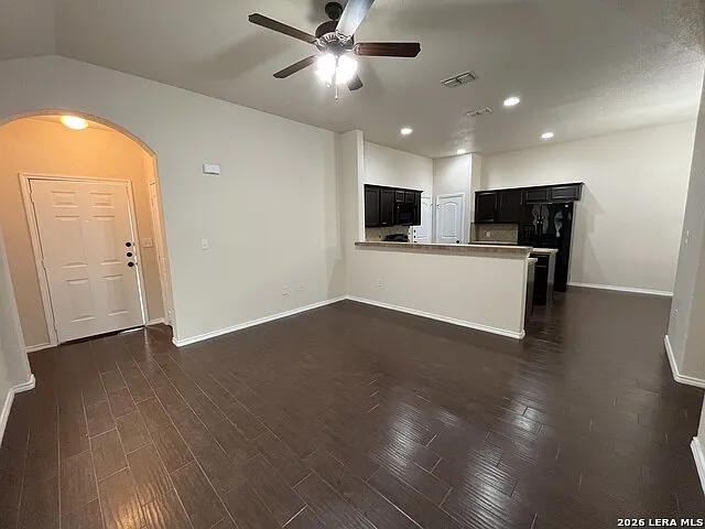 685 Creekside Cir — Photo 5