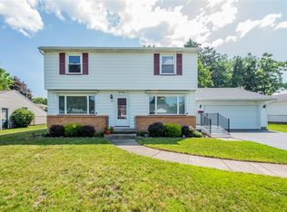 49 Edgebrook Ln, Rochester, NY 14617