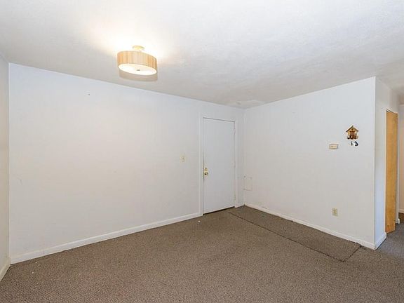5th image of 1100 Governors Dr APT 8