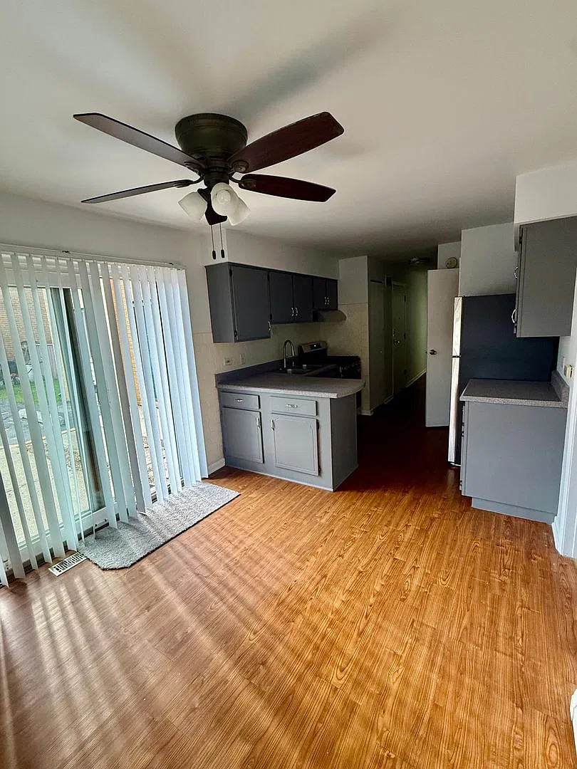14723 Kilpatrick Ave — Photo 2