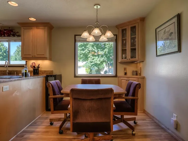 1070 Denise St SE — Photo 4