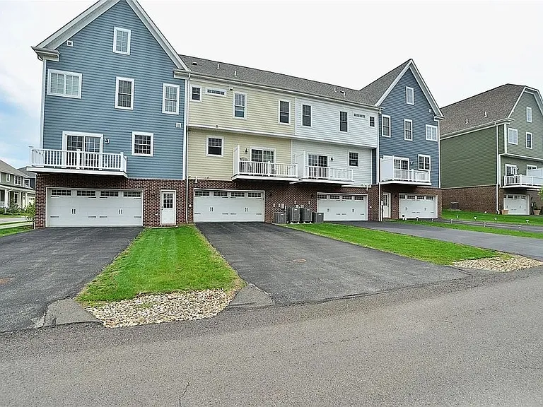 202 Venango Trl — Photo 24