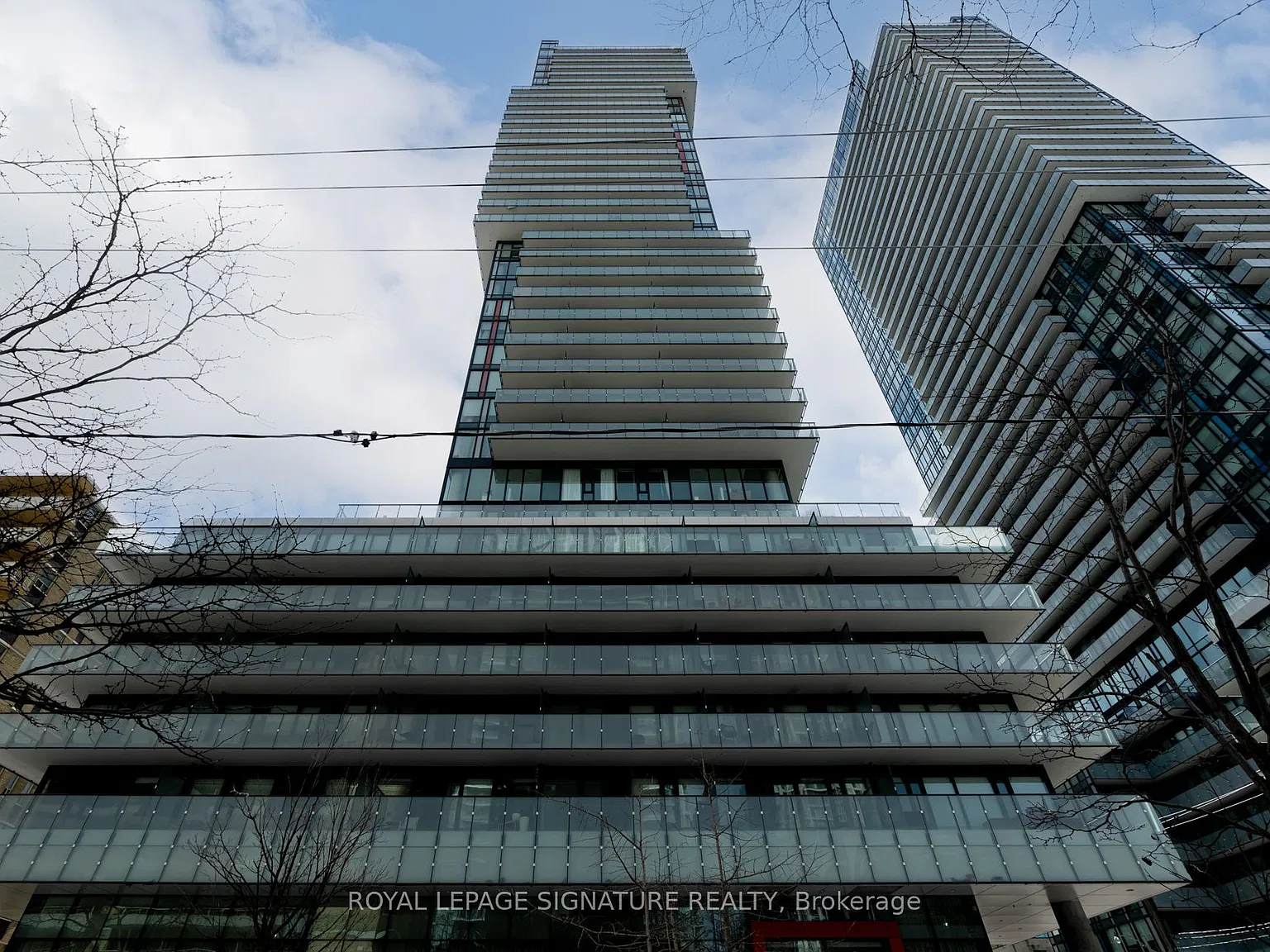 155 Redpath Condos — Photo 3