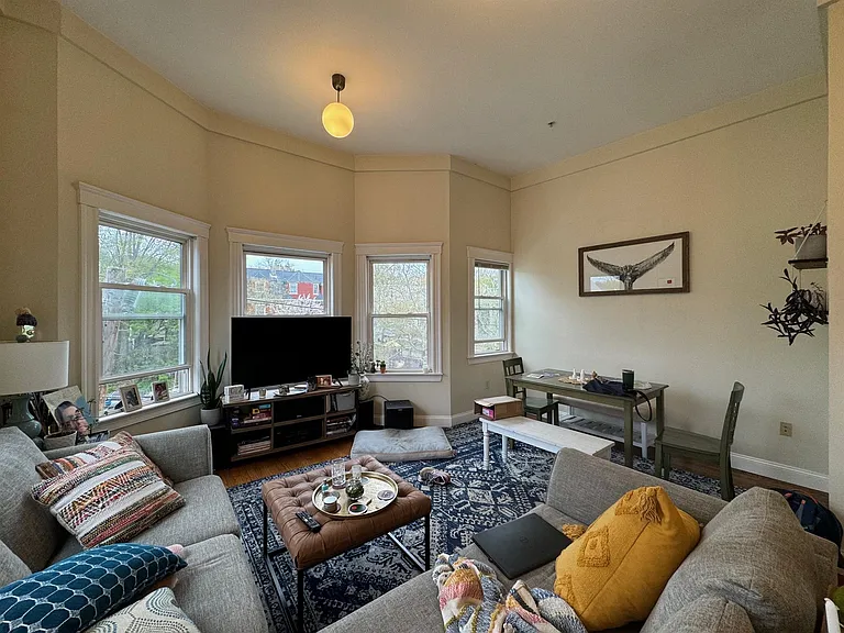 6 Giles Park #2A — Photo 11