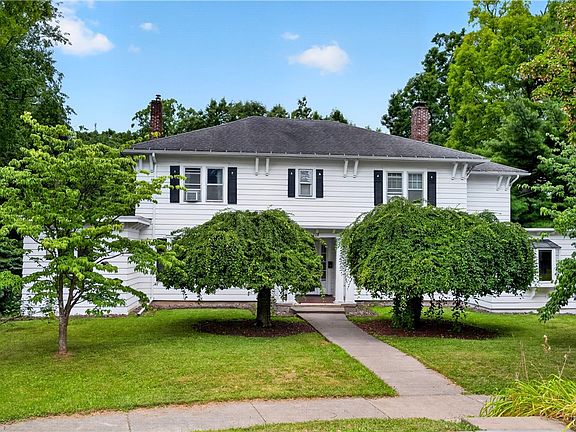 2nd image of 318 Berkeley Dr