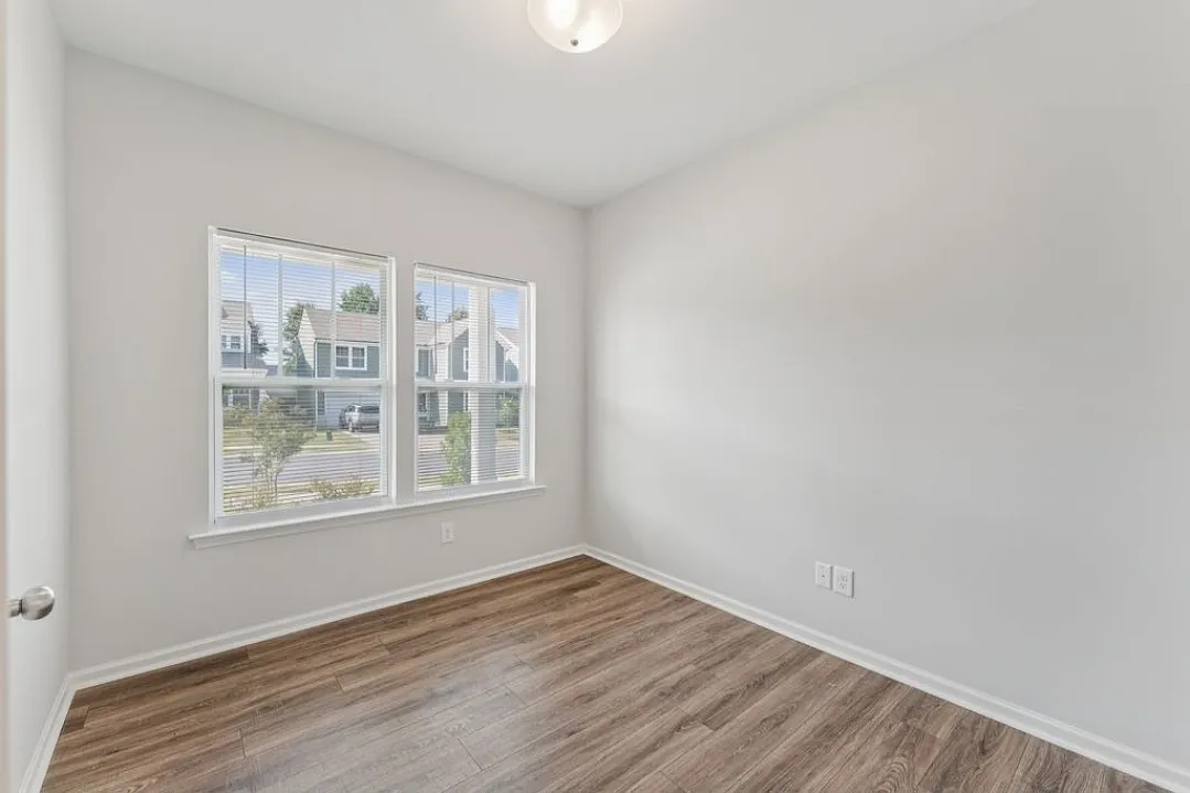 Building Photo - 52 Tanglewood Pl