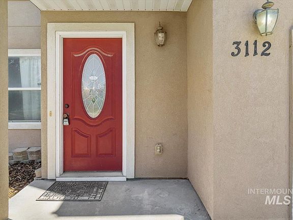 3rd image of 3112 Cascadia St