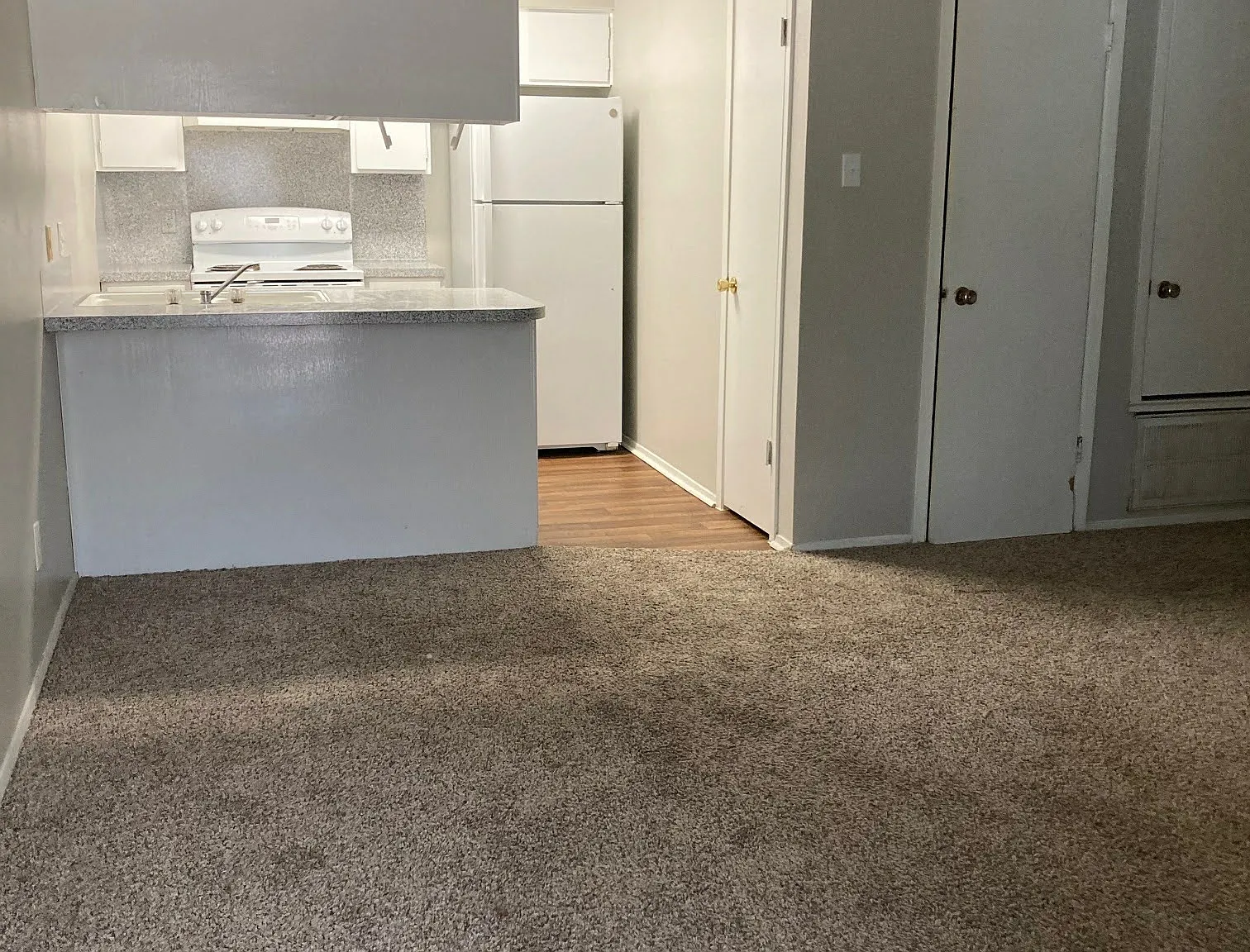 Brenham Park Apartments — Photo 4