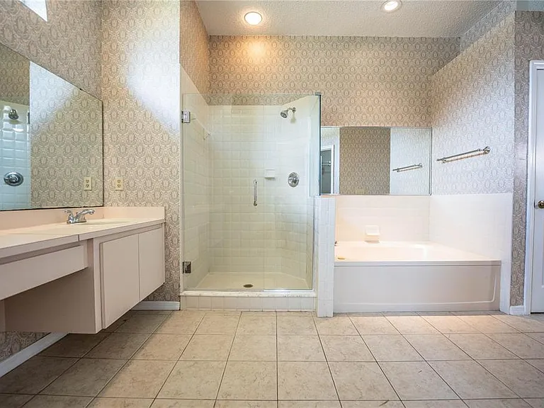 2326 Deerbrook Dr — Photo 44