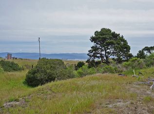 1586 Peninsula Dr, Arcata, CA 95521