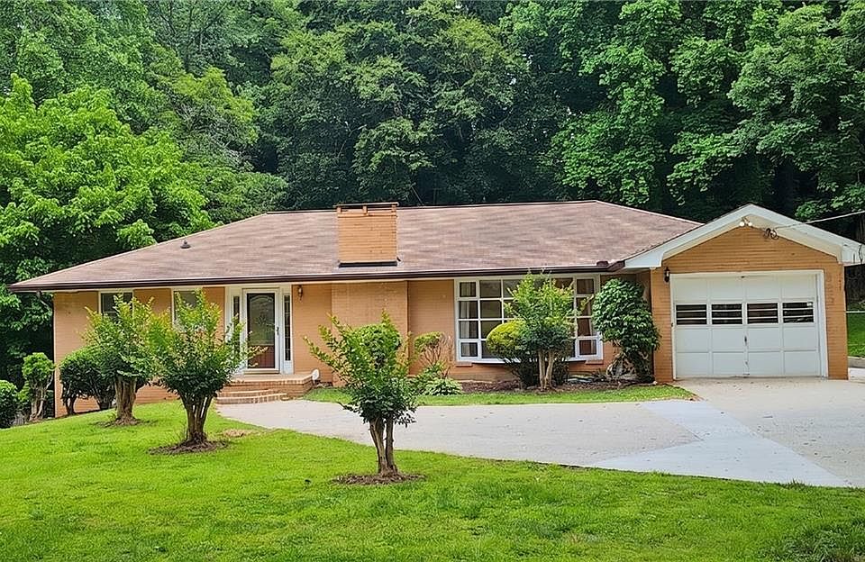 1st image of 257 Chalmers Dr NW