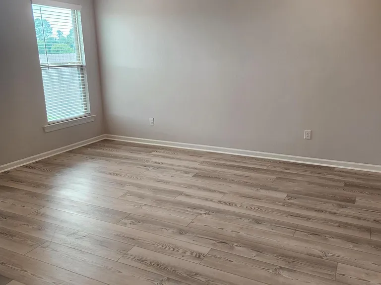 221 Wakely Ct — Photo 6
