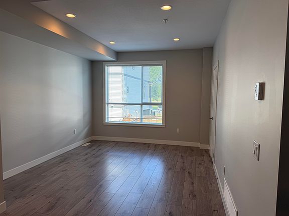 5th image of 8413 Midtown Way #90