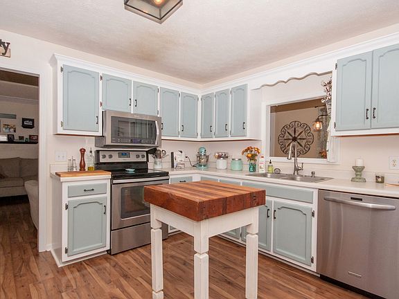 4th image of 168 Wimbledon Ct