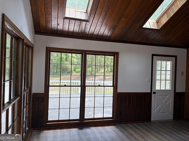 412 Hummingbird Way — Photo 5