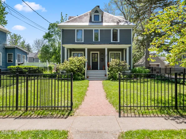 30 Monument Avenue, Glens Falls, NY 12801