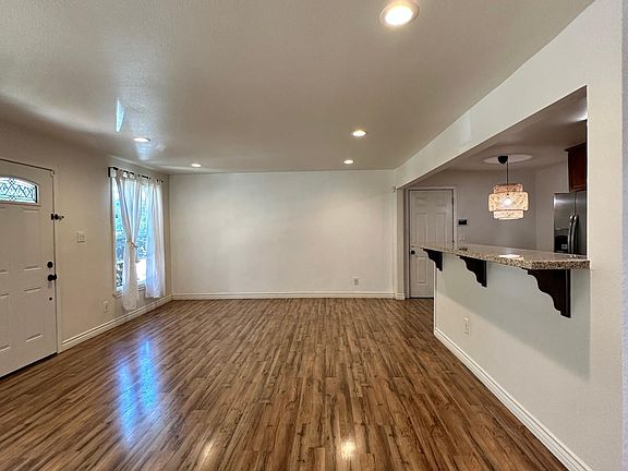 5th image of 2440 W Telegraph Ave
