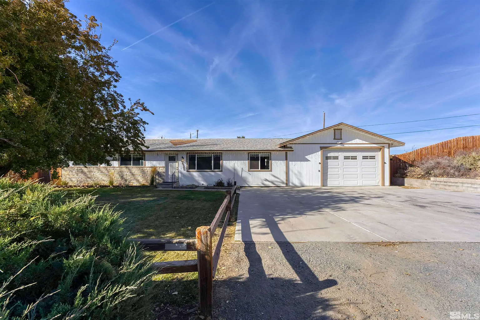 8625 Channel Way photo 1