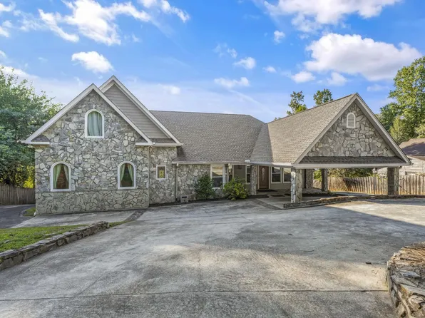 10 Scout Rd, Greenville, SC 29611