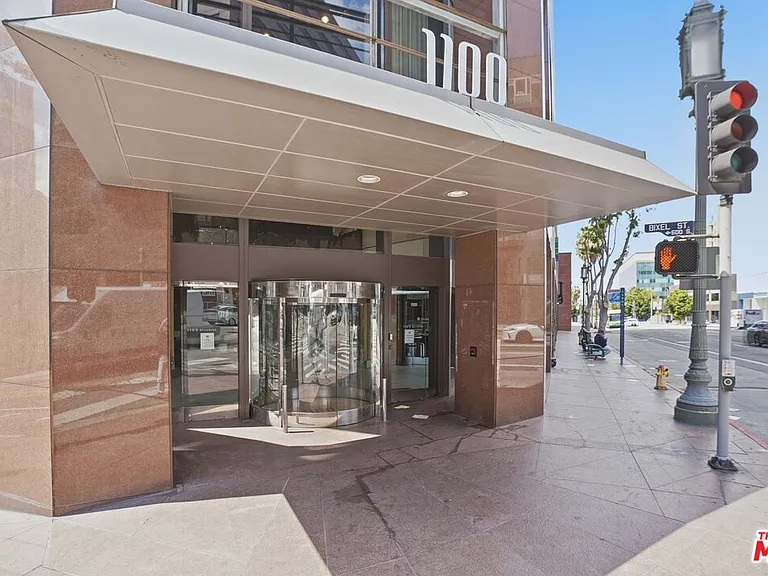 1100 Wilshire Blvd #2604 — Photo 31
