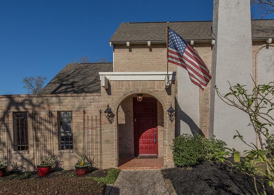 1st image of 1018 Villa Court Dr