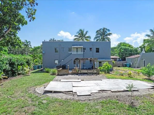11402 NE 8th Ct, Biscayne Park, FL 33161