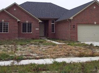55483 Frost Dr, Macomb, MI 48042