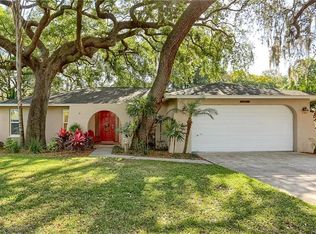 1887 Oak Forest Dr E, Clearwater, FL 33759